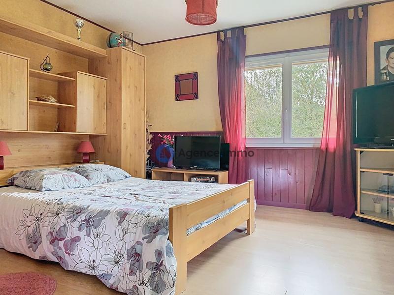 Maison - 225 m² - 8 pièces