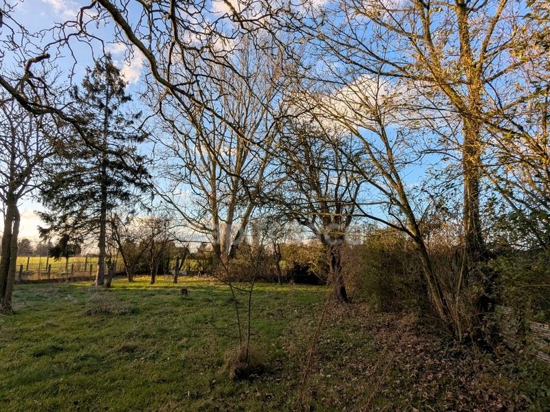 Terrain constructible - 925 m²