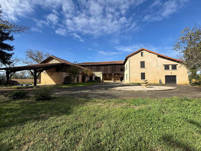 Maison - 250 m² - 5 pièces