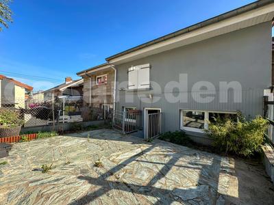 Maison - 121 m² - 5 pièces