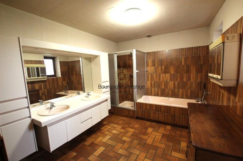 Propriété - 155 m² - 5 pièces