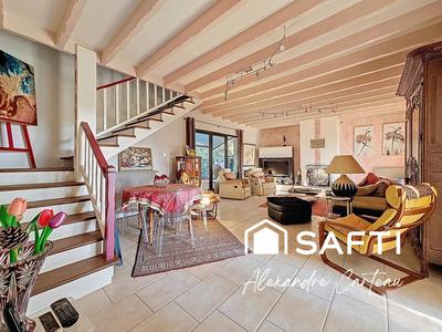 Maison - 210 m² - 8 pièces