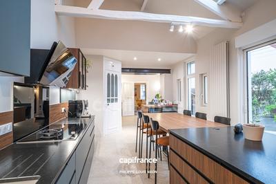 Maison bourgeoise - 235 m² - 9 pièces