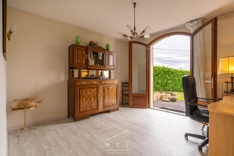 Maison - 233 m² - 5 pièces