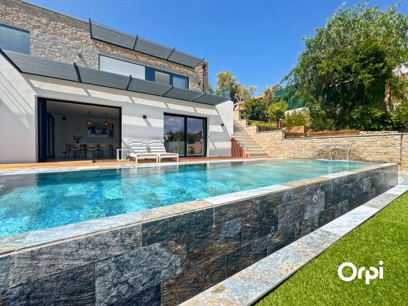 Villa - 242 m² - 5 pièces