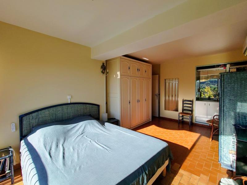 Maison jumelée - 92 m² - 3 pièces