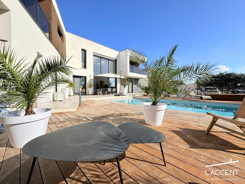 Villa - 223 m² - 7 pièces