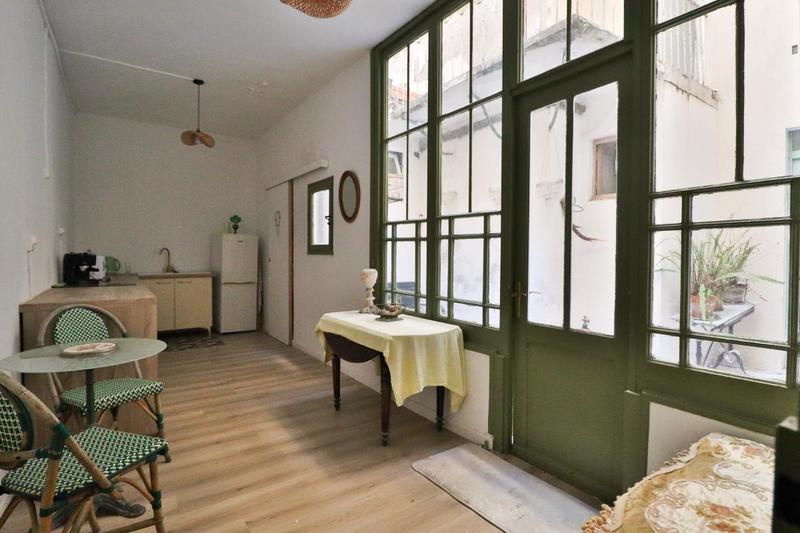 Immeuble - 224 m² - 9 pièces