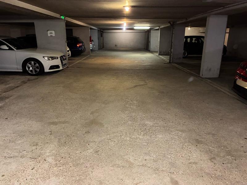 Parking / Garage - 12 m²