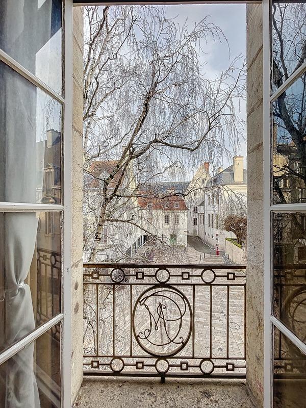 Appartement ancien - 250 m² - 7 pièces