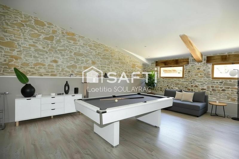 Maison - 205 m² - 6 pièces