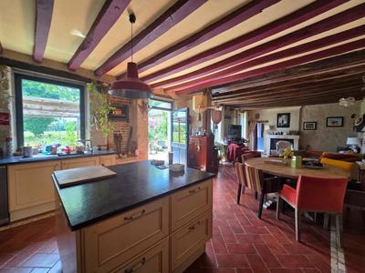 Maison - 220 m² - 5 pièces