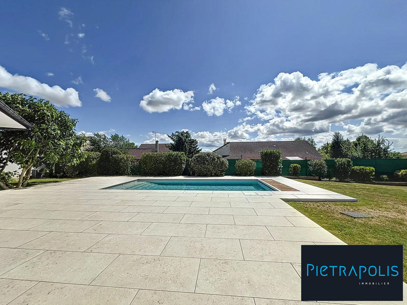 Maison - 204 m² - 5 pièces