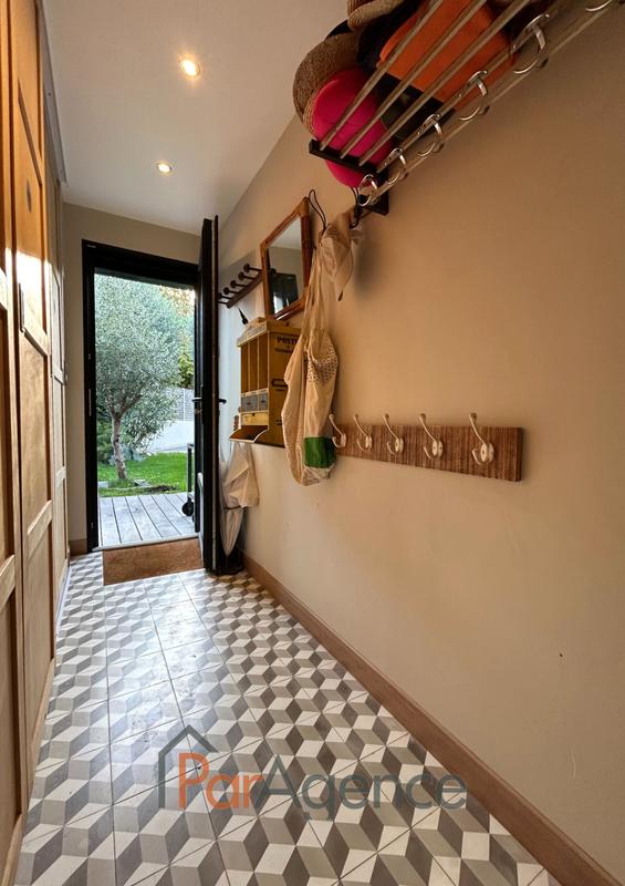 Maison - 177 m² - 7 pièces