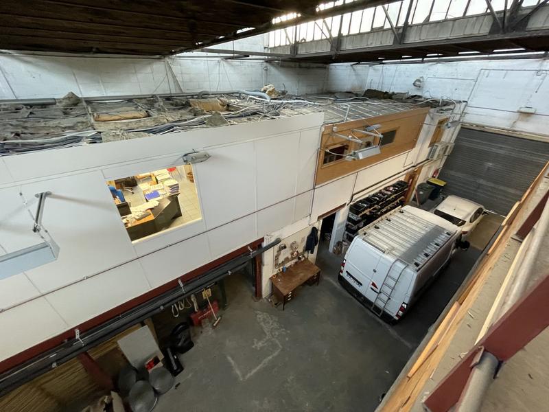 Local d'activités - 670 m²