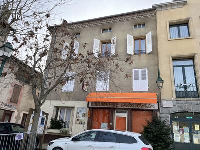 Maison - 185 m² - 13 pièces