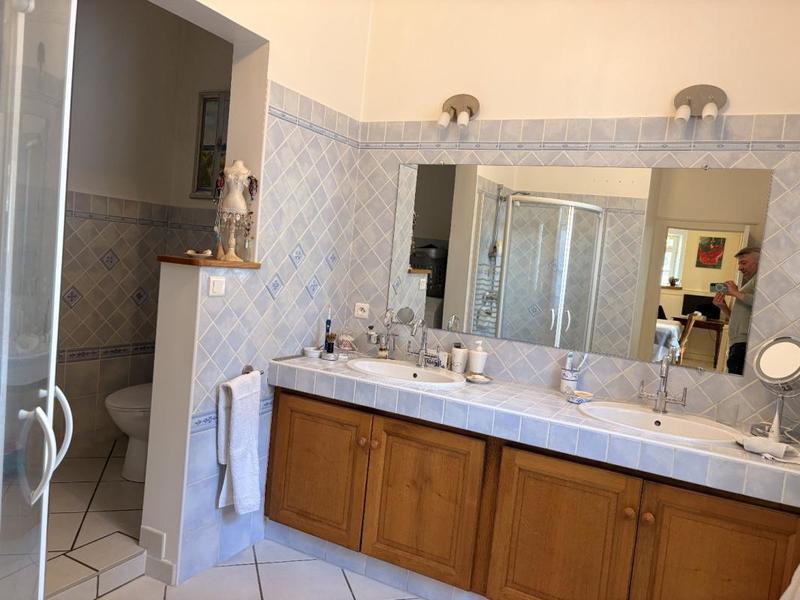 Maison - 677 m² - 15 pièces