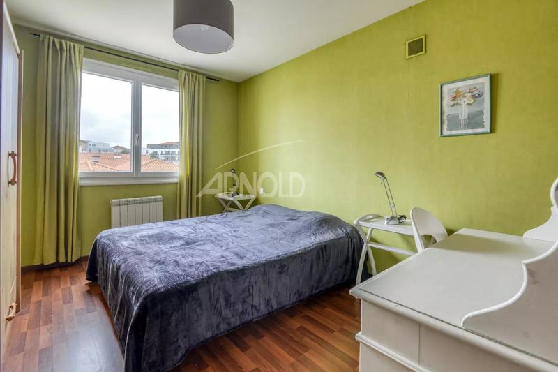 Maison - 266 m² - 9 pièces