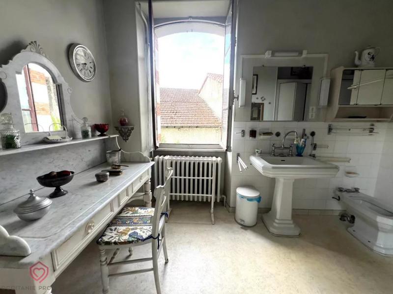 Maison de village - 174 m² - 7 pièces