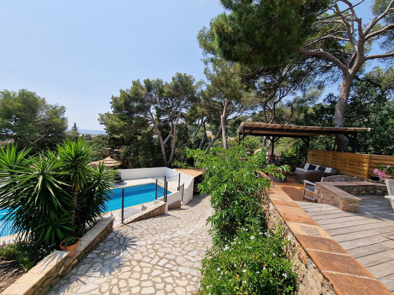 Maison - 213 m² - 6 pièces