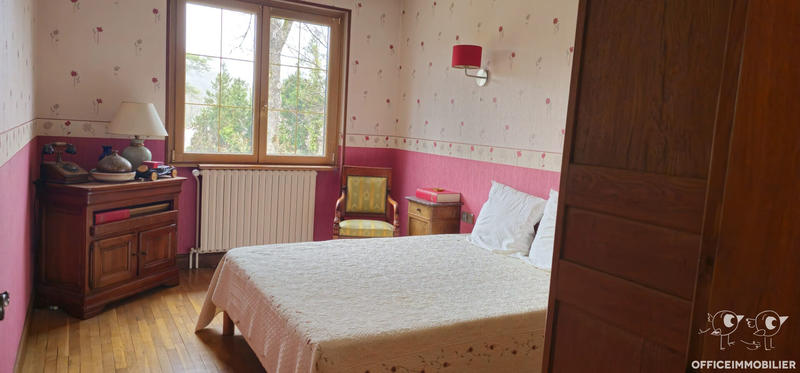 Maison - 180 m² - 8 pièces