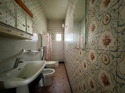 Maison traditionnelle - 270 m² - 10 pièces