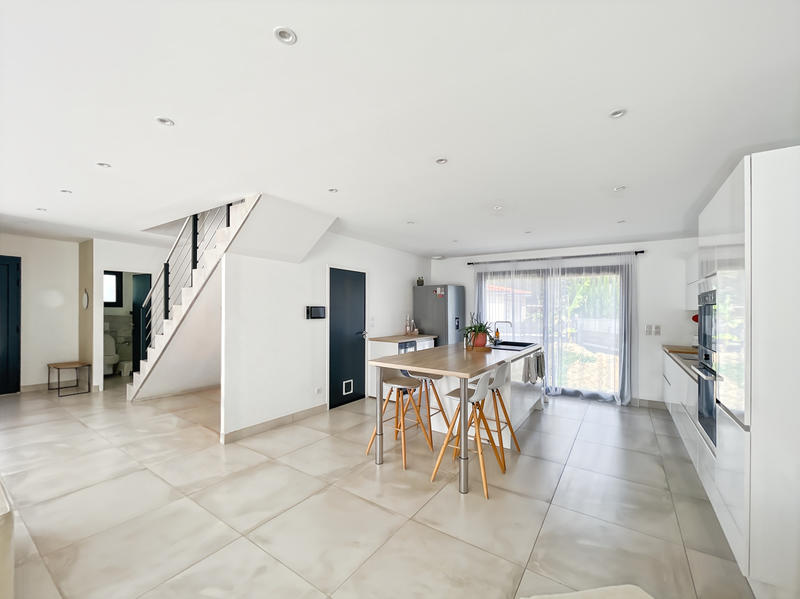 Maison - 157 m² - 6 pièces