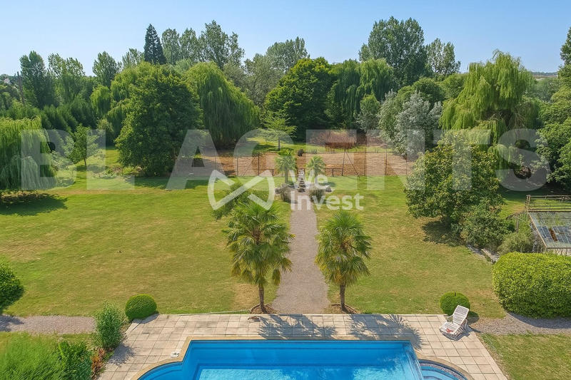 Maison - 401 m² - 11 pièces