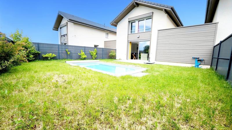 Maison - 93 m² - 4 pièces