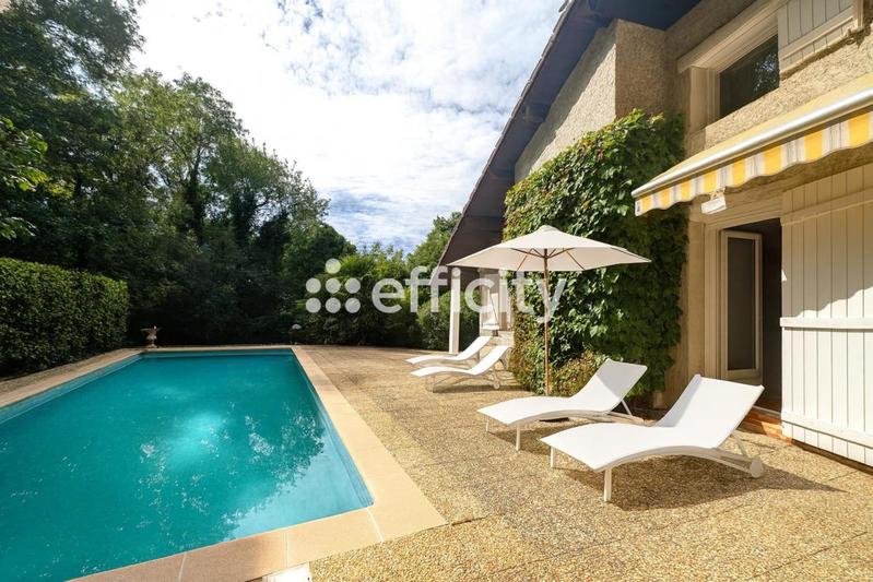 Villa - 290 m² - 5 pièces