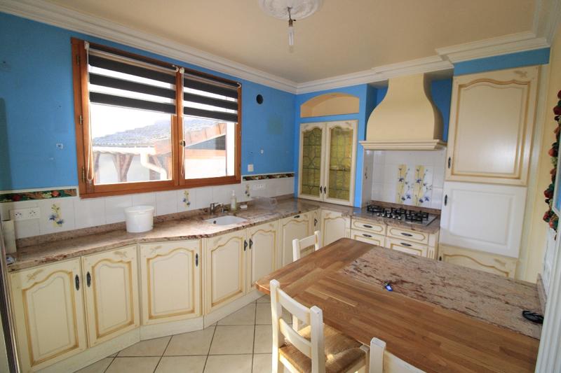 Maison - 95 m² - 6 pièces