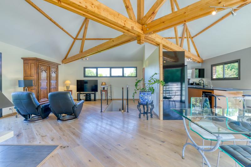 Maison contemporaine - 261 m² - 7 pièces