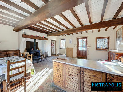 Maison - 256 m² - 8 pièces