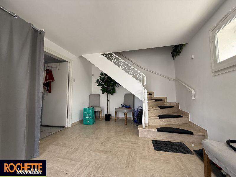 Maison traditionnelle - 147 m² - 6 pièces