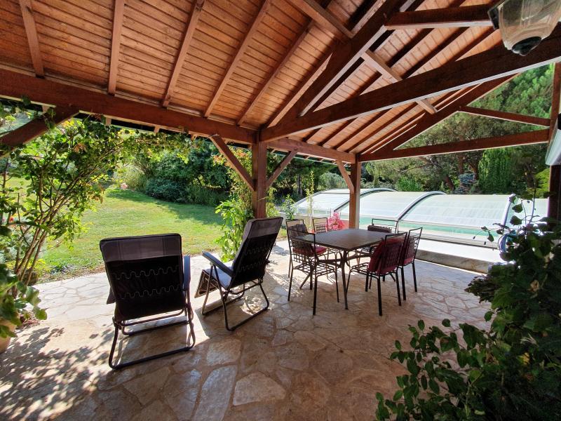 Maison - 240 m² - 8 pièces