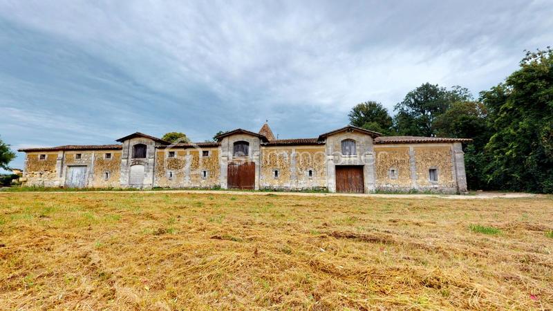 Château - 259 m² - 8 pièces