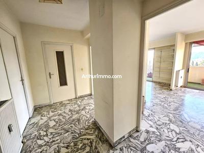 Appartement - 90 m² - 4 pièces