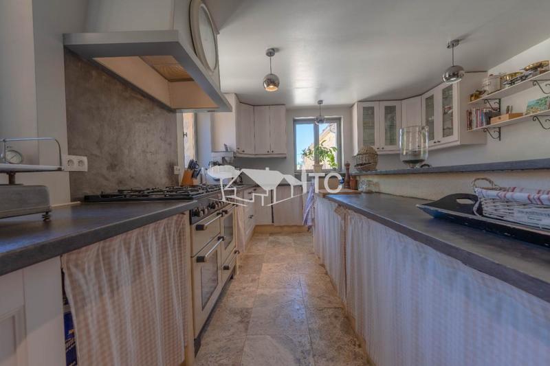 Propriété - 537 m² - 12 pièces