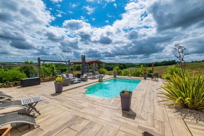 Maison - 345 m² - 11 pièces