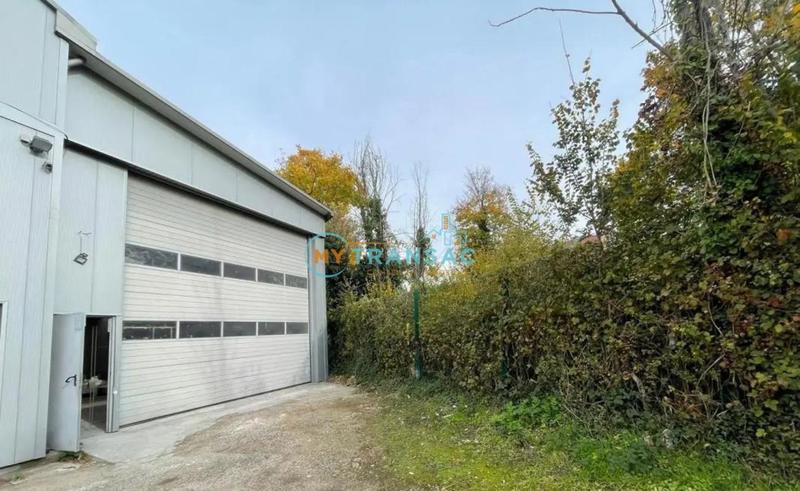 Local d'activités - 344 m²