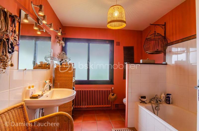 Maison traditionnelle - 150 m² - 8 pièces