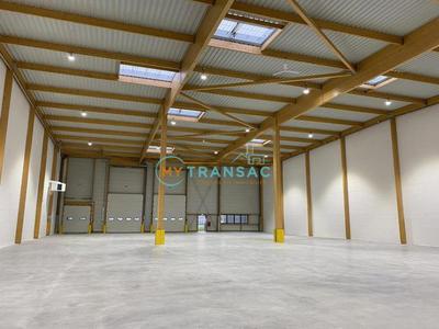 Local d'activités - 3 287 m²