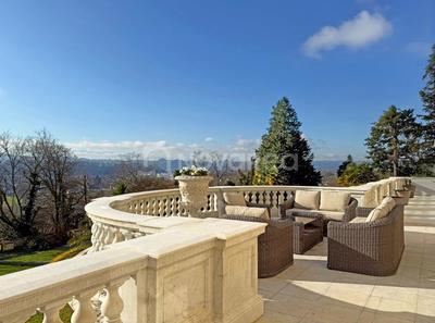 Appartement - 300 m² - 8 pièces