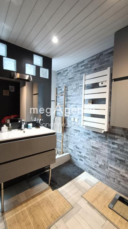 Maison - 228 m² - 7 pièces