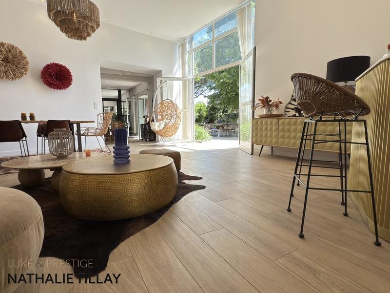 Maison - 380 m² - 11 pièces