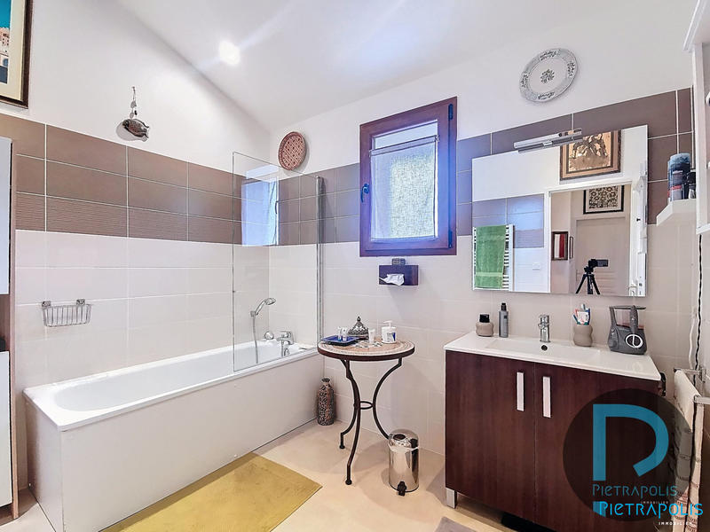 Maison - 98 m² - 4 pièces