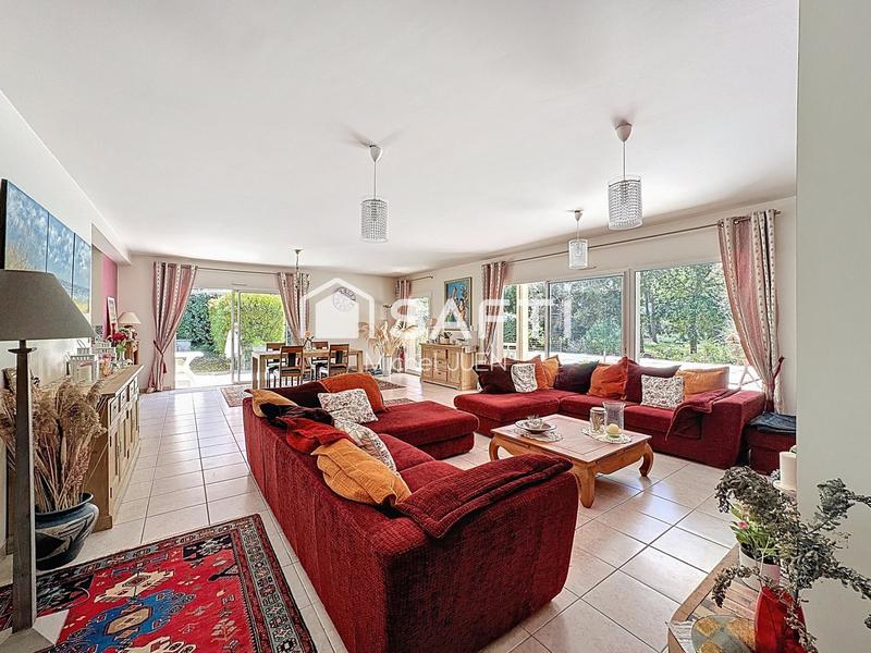 Maison - 205 m² - 6 pièces