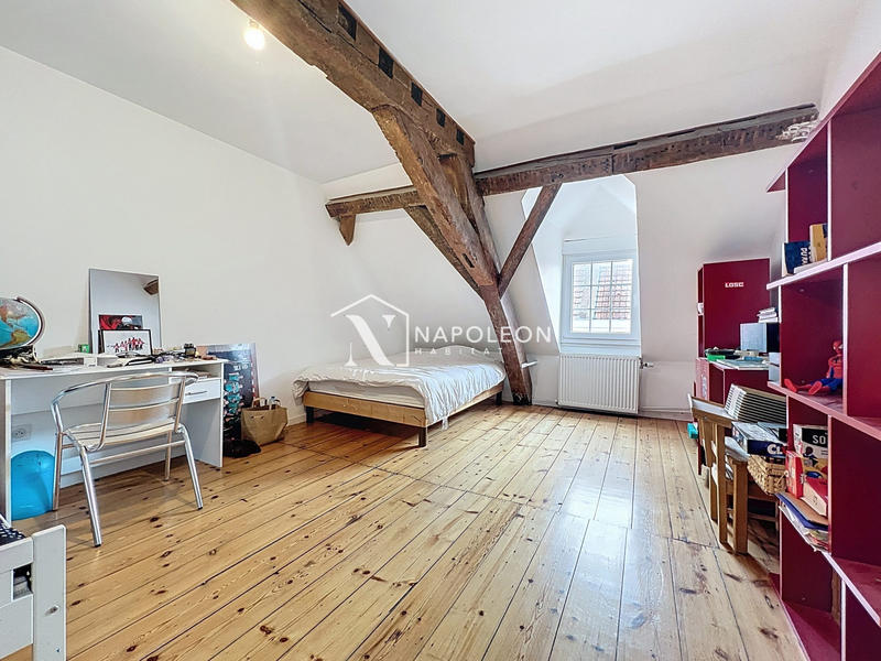 Maison - 275 m² - 10 pièces