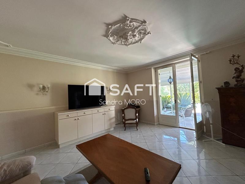 Maison de maîtres - 350 m² - 10 pièces