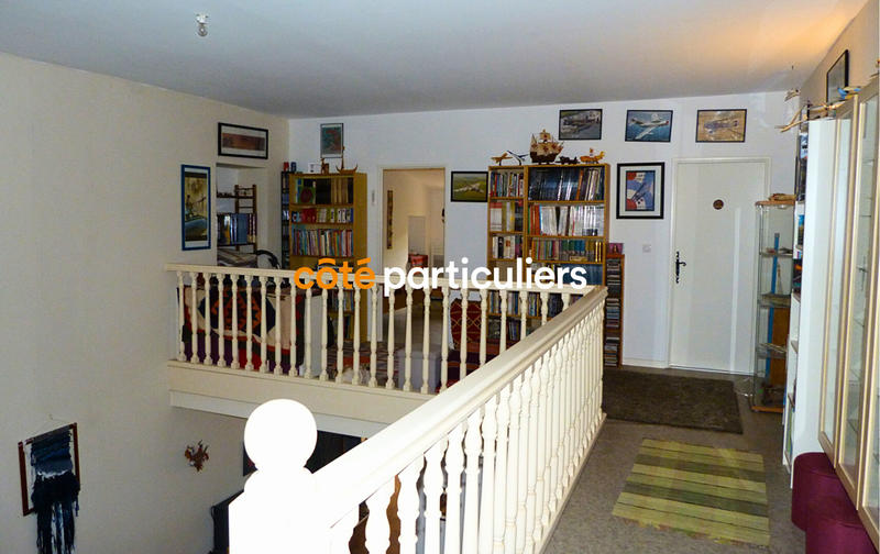 Maison - 384 m² - 8 pièces